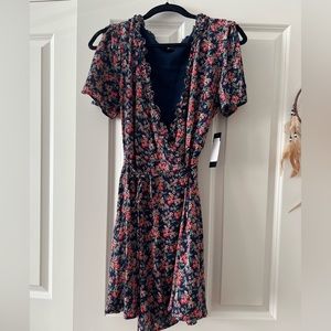 NWT Lulus floral print wrap dress, size large